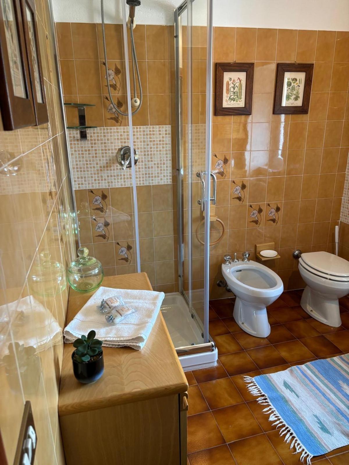 Ester Lakehouse, Graziosa Casa Indipendente Lierna Exterior photo